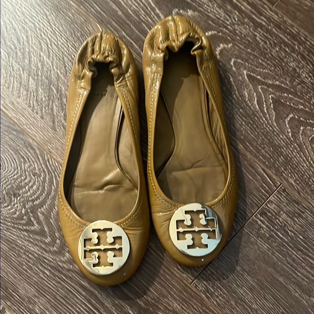 Tory Burch Tan Leather Flats with Logo Medallion